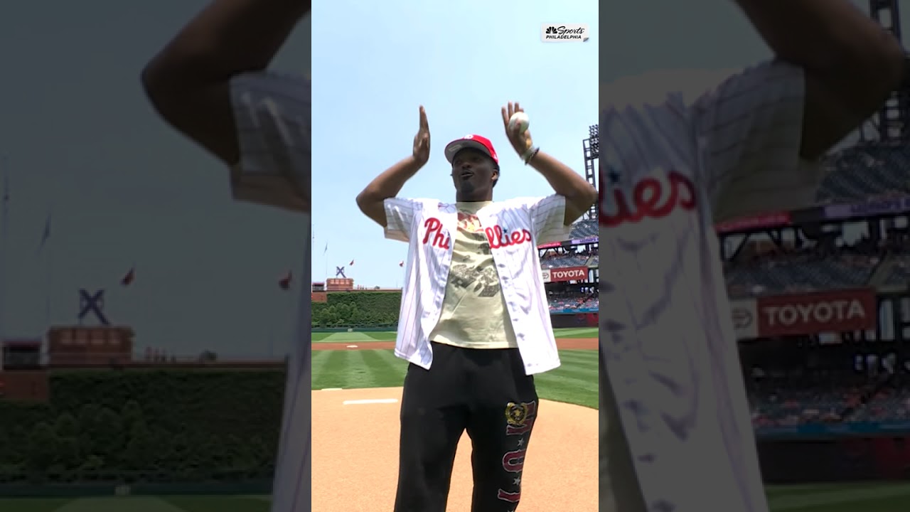 Thatโs Super Bowl champion Nakobe Dean! ๐๐ช Thatโs Super Bowl champion Nakobe Dean! ๐๐ช