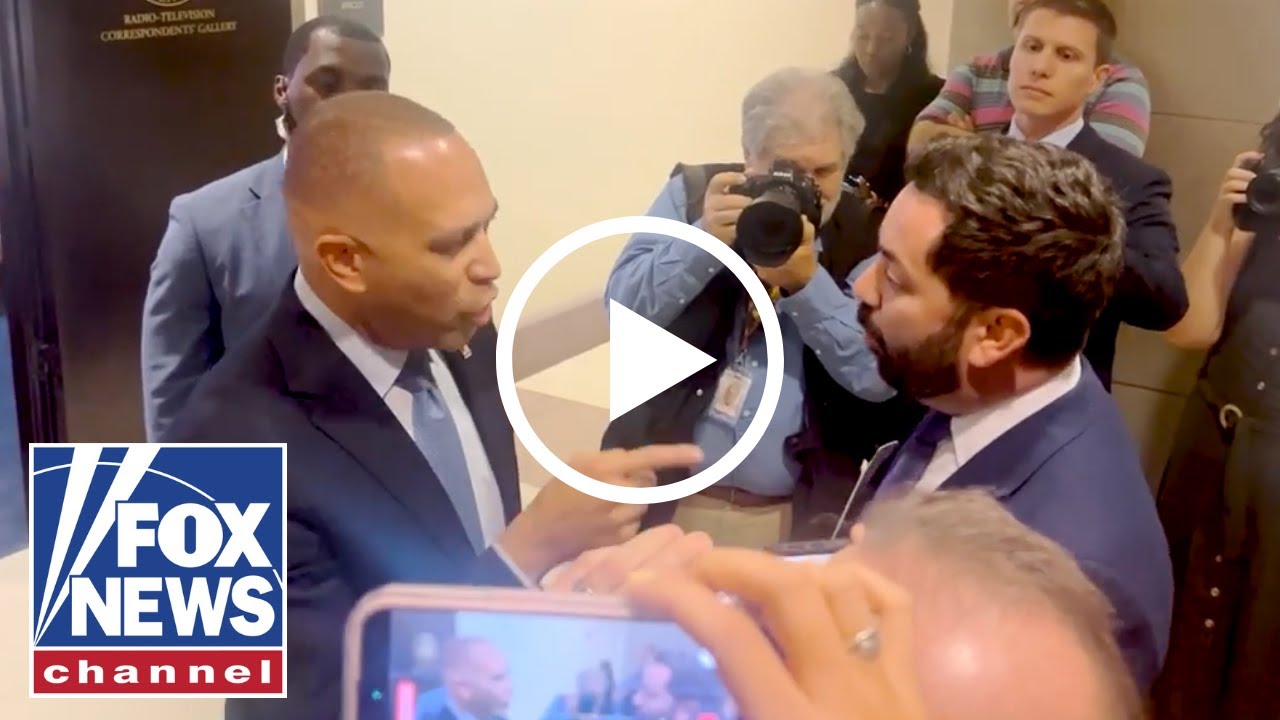 ‘KEEP YOUR MOUTH SHUT’: Dem leader, House Republican go nose-to-nose in hallway spat Vlog ‘KEEP YOUR MOUTH SHUT’: Dem leader, House Republican go nose-to-nose in hallway spat Vlog