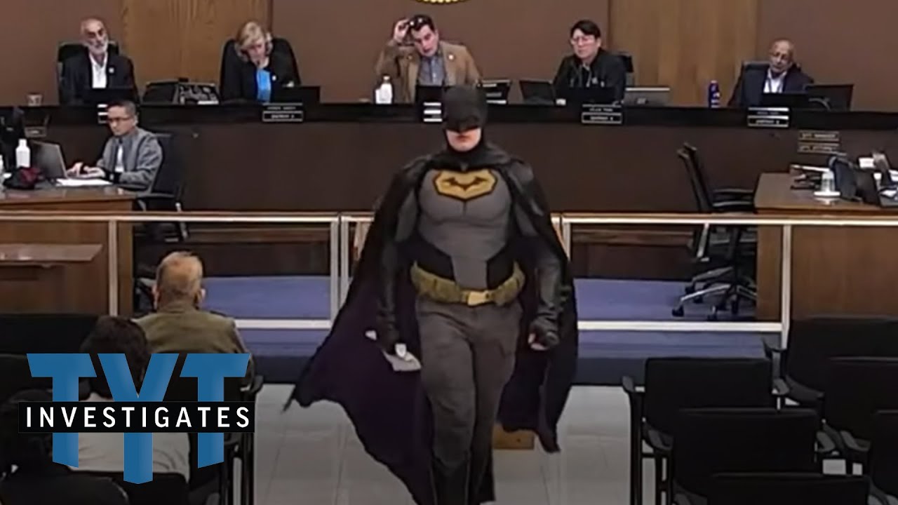 WATCH: “Batman” Speaks Out Ahead Of Possible ICE Presence At Super Bowl LX Vlog WATCH: “Batman” Speaks Out Ahead Of Possible ICE Presence At Super Bowl LX Vlog