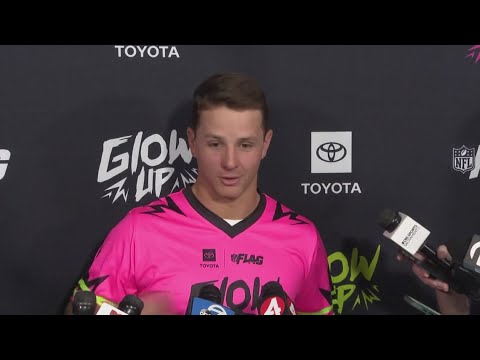 Glow-in-the-dark girls flag football game kicks off Super Bowl hype in Bay Area Glow-in-the-dark girls flag football game kicks off Super Bowl hype in Bay Area