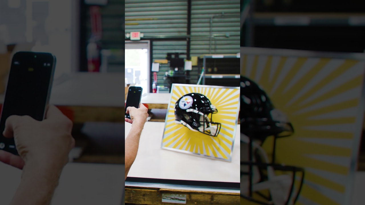 Burton Morris is making the Prospect Green Room pop during the #NFLDraft in Pittsburgh 💥